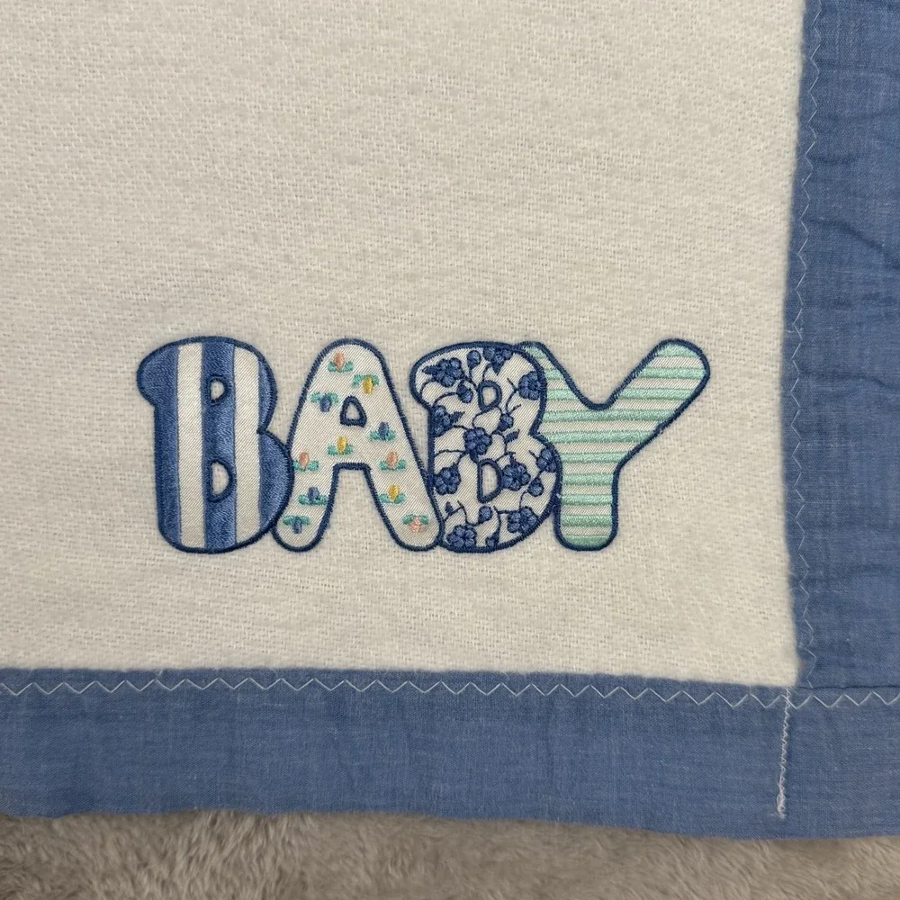 Vtg White Acrylic Blue Trim Applique Embroidery Baby‎ Blanket Floral USA Nursery